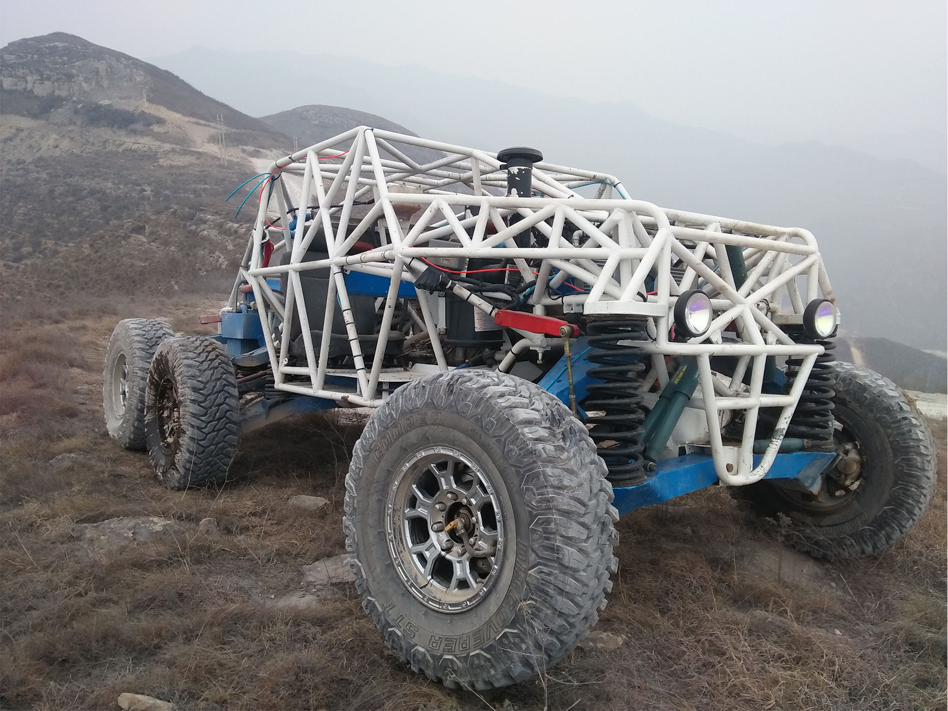 6X6 White Rapid Assault Vehicle