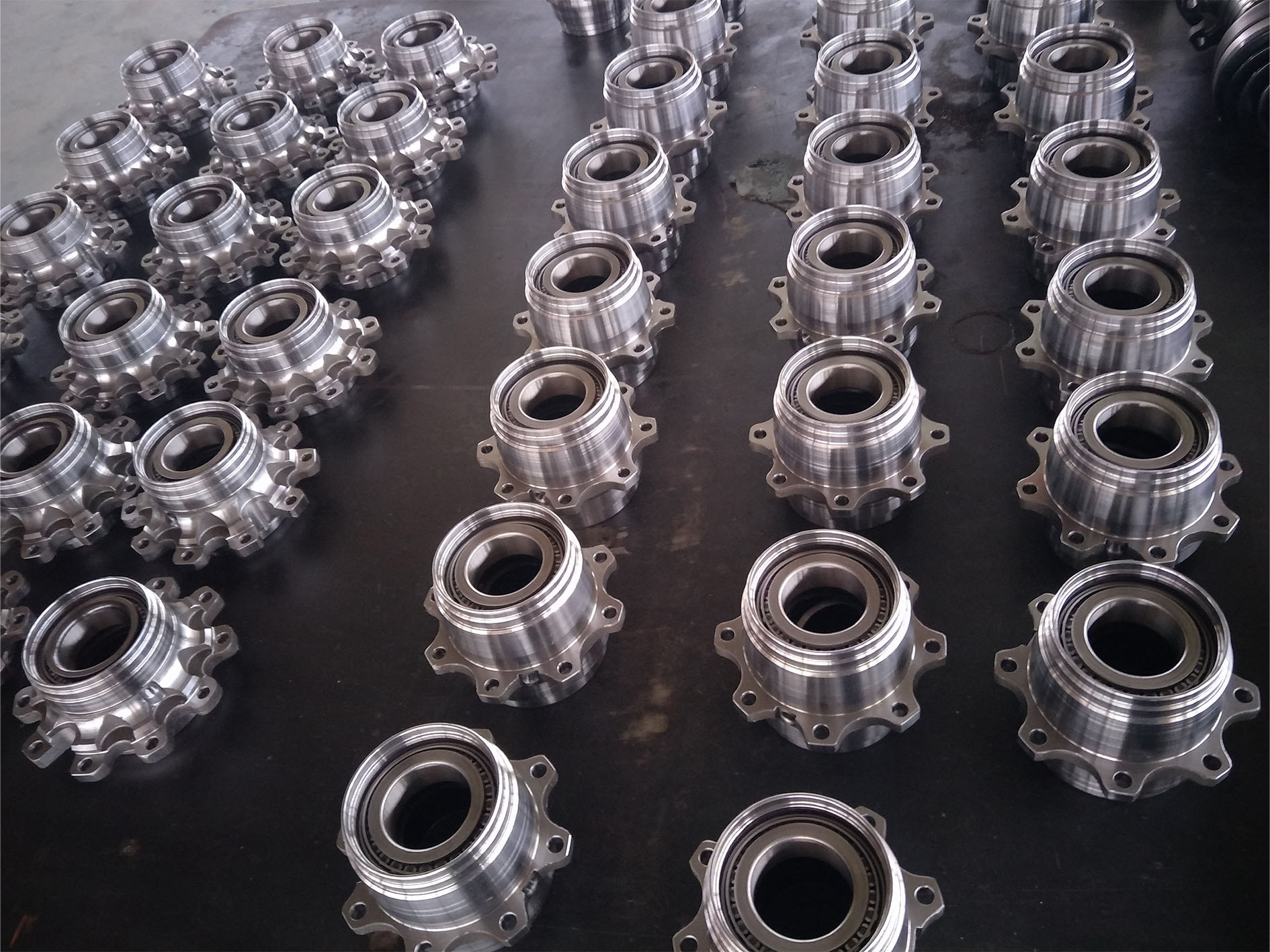 半浮式半轴 (带差速锁)