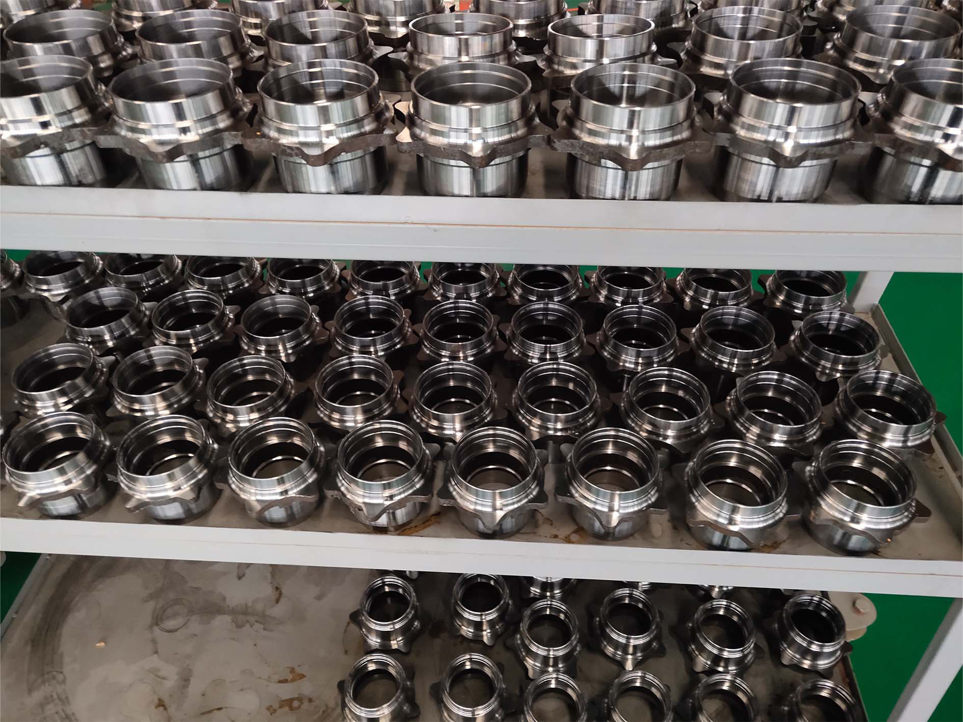 半浮式半轴 (带差速锁)